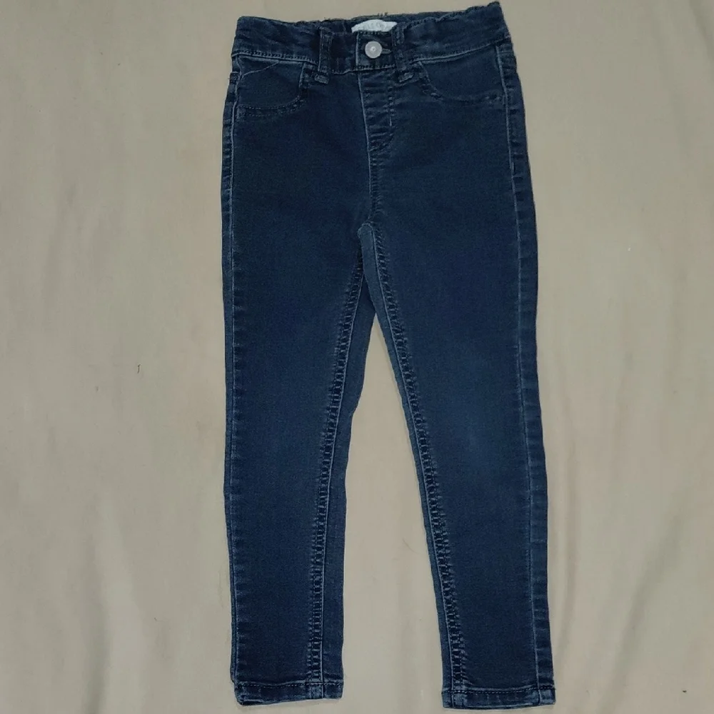 Gymboree Speckled Knit Sweater With Falls Creek Jeggings 4/5